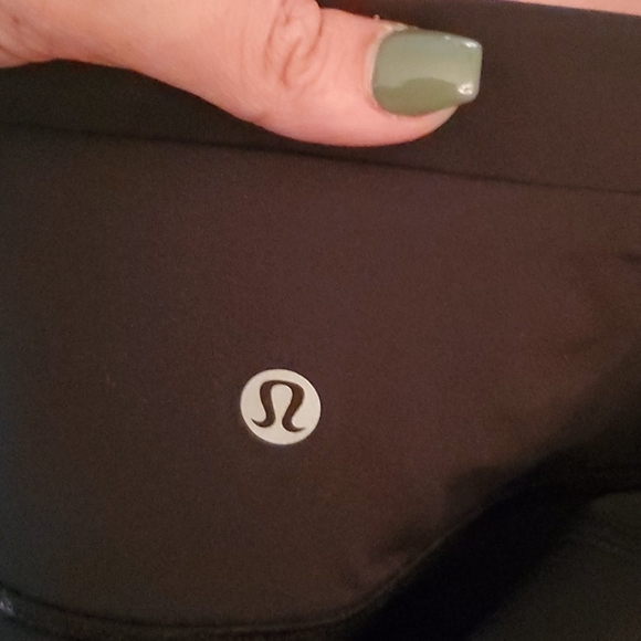 Lululemon - Picture 3 of 4